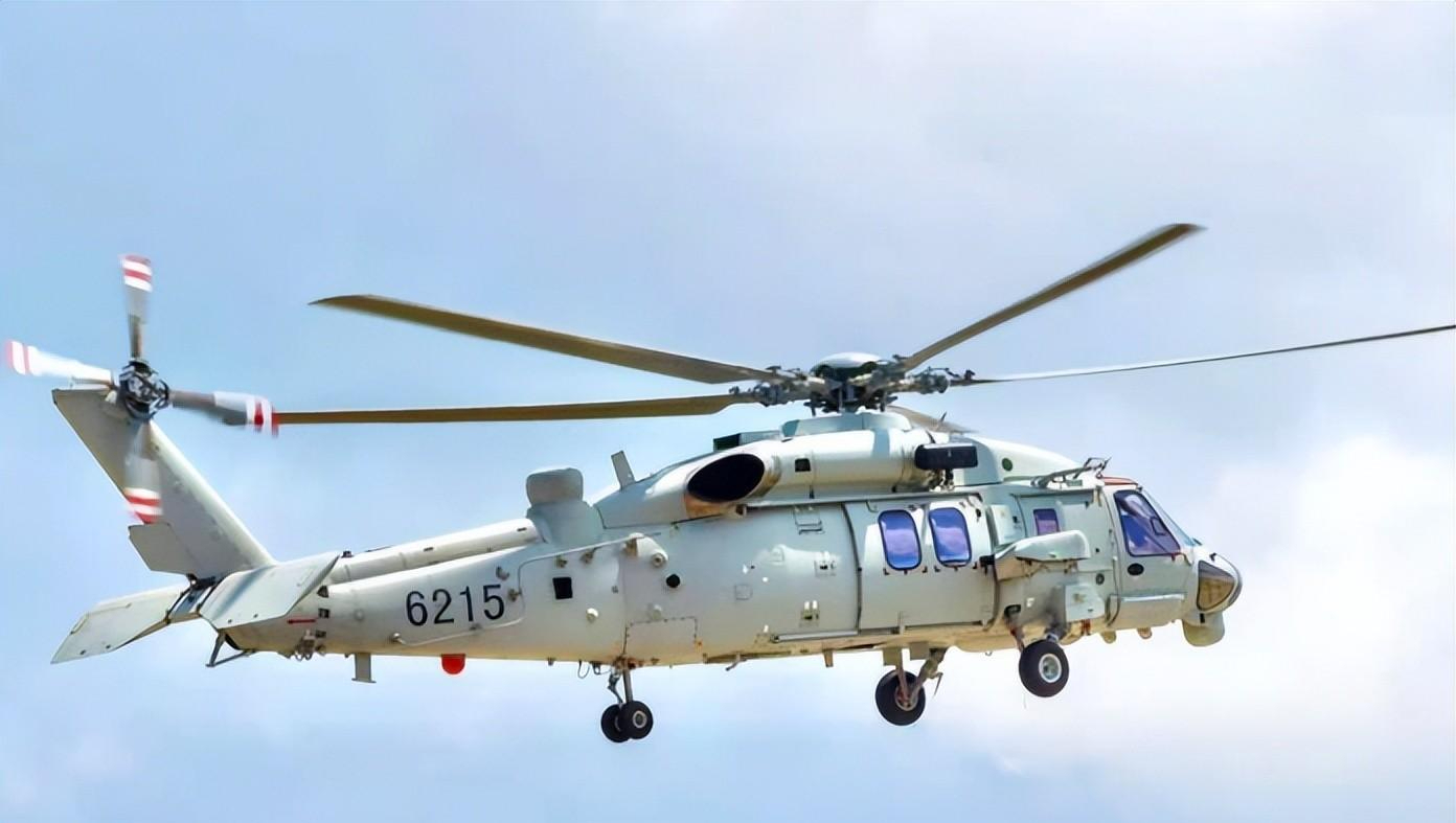 多架直20反潜型亮相?差点看成美式海鹰,停满整个机库离上舰不远