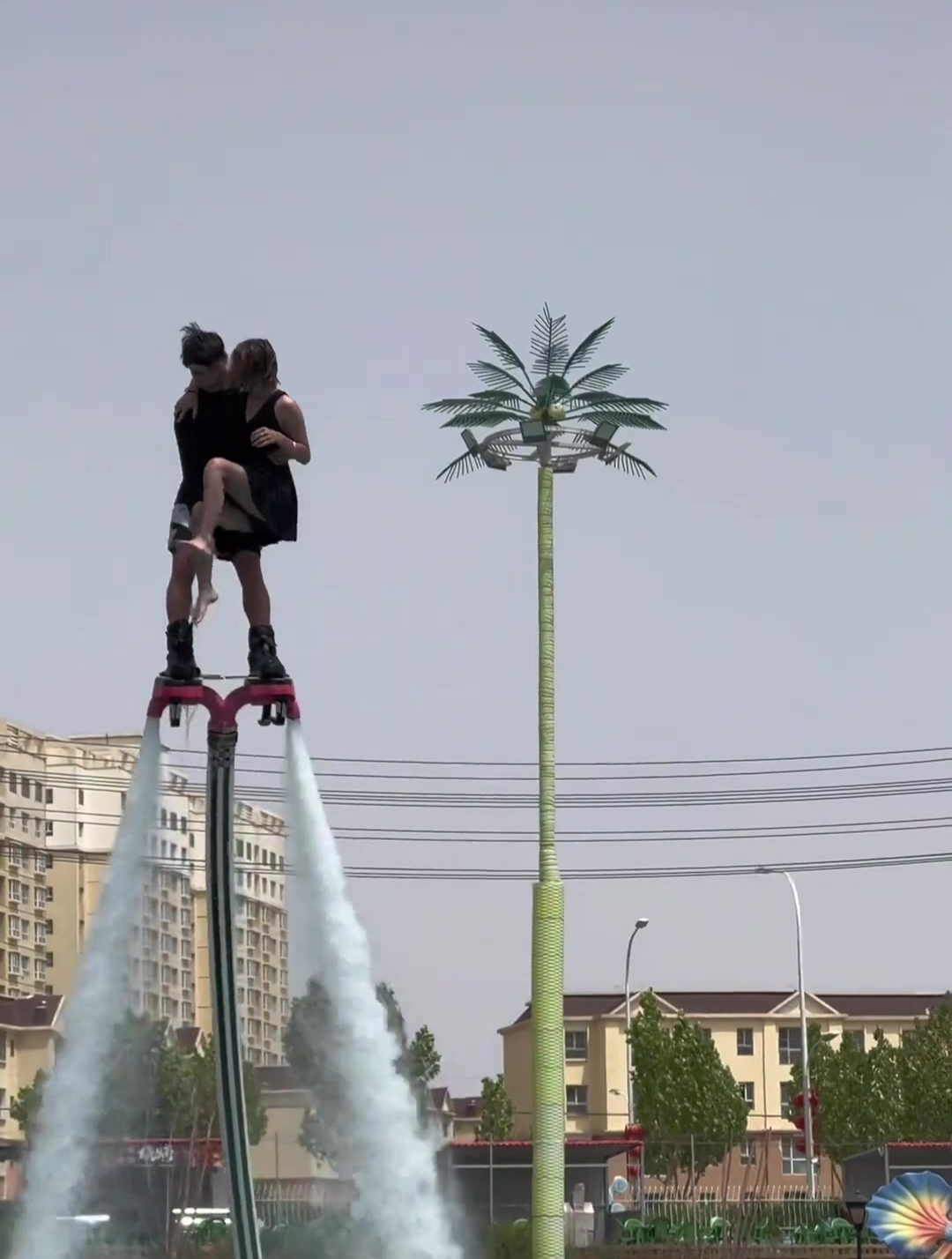 三亚必须体验项目,水上飞人,是必须要体验的-度小视