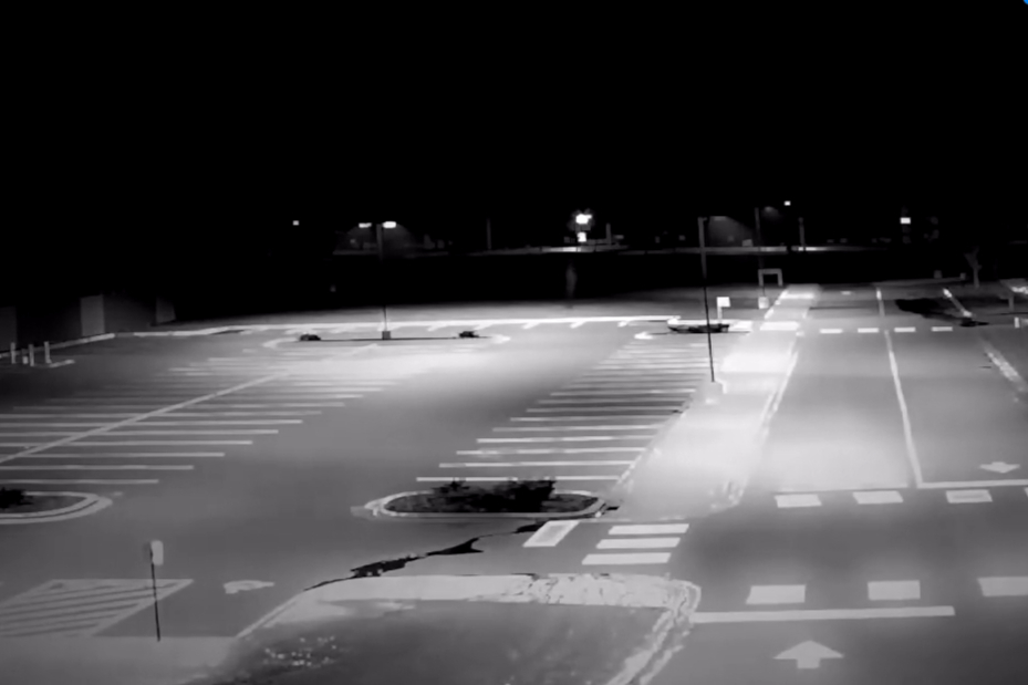 (夜间)"全黑"的情况下,监控能不能看到画面?