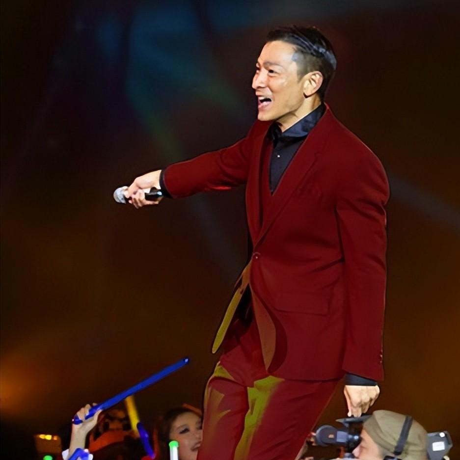 回顾华表奖这一夜,江湖地位人情世故,在刘德华身上体现的淋漓尽致