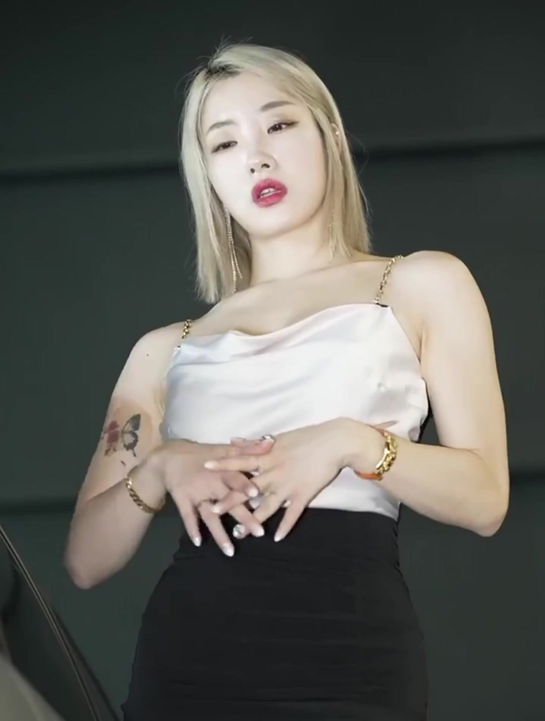 韩国高冷车模柳多妍,翘圆臀加大长腿性感魅惑,臀腿综合训练打造