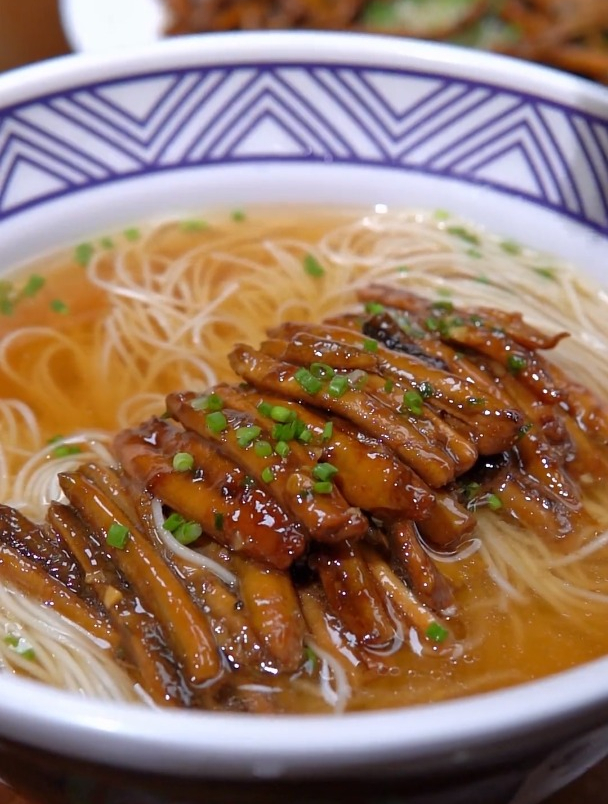 一起来做《响油鳝丝面》