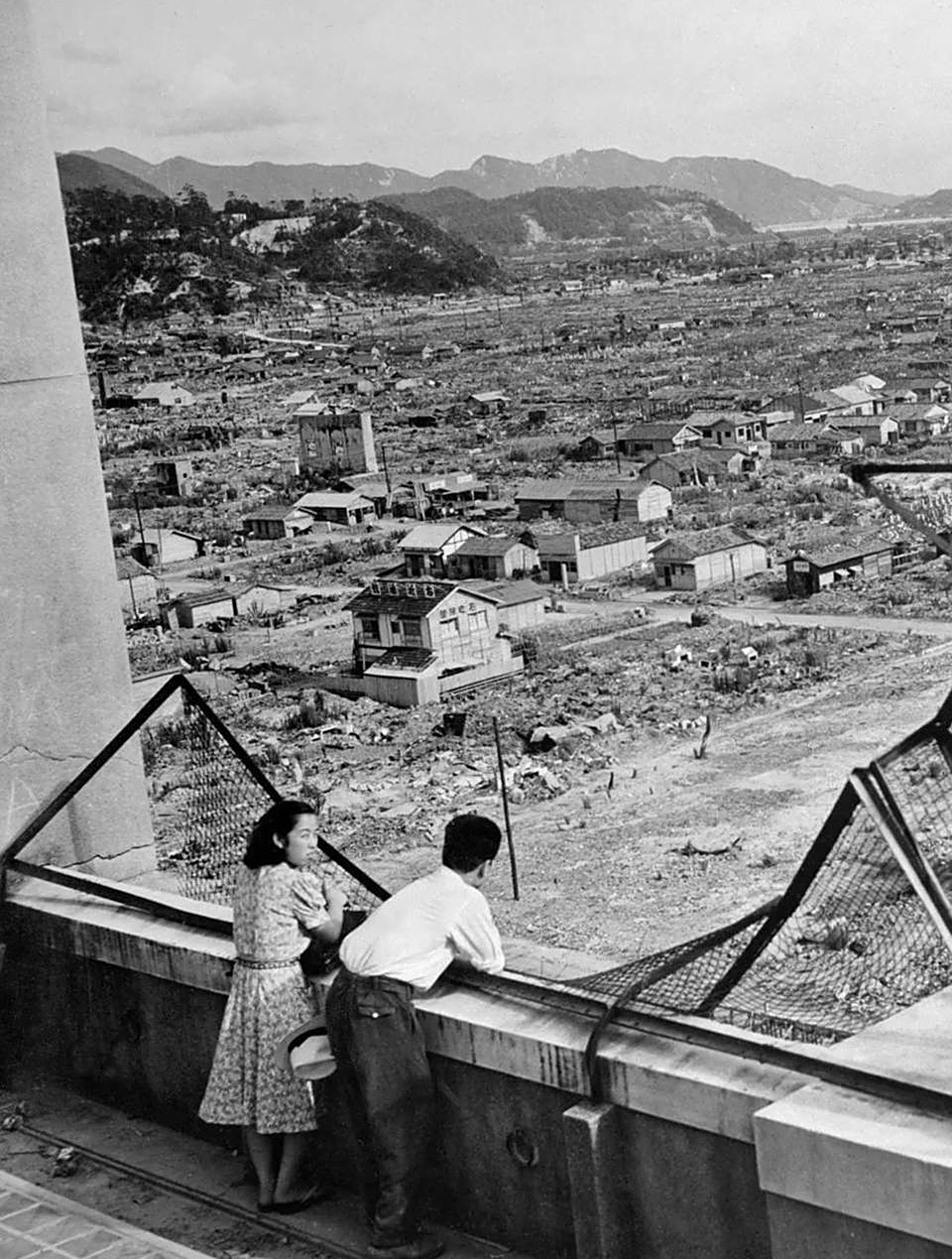 1945年广岛原子弹爆炸后的实拍影像 城市被夷为平地 成-度小视