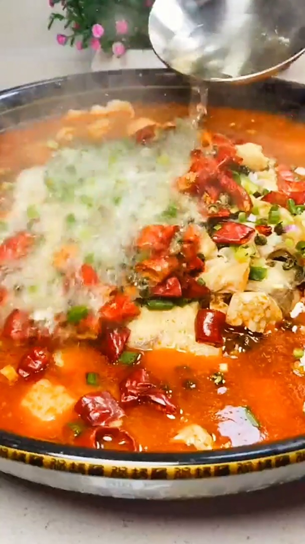 水煮鱼片这样做鱼肉特别嫩滑有弹性好吃得停不下来