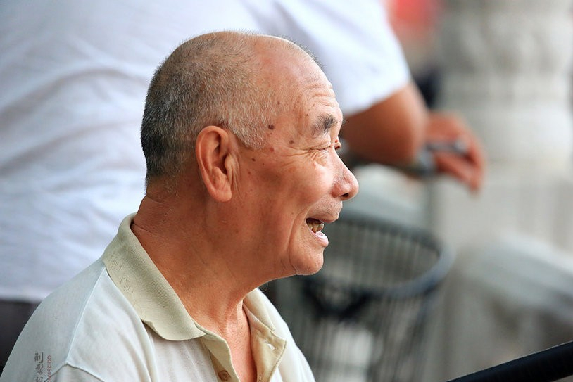 故事:东北大叔中奖1000万,挥霍一空后犯罪入狱,出狱那天傻了眼