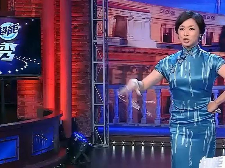 巩新亮,曾经是性感路线的女明星.