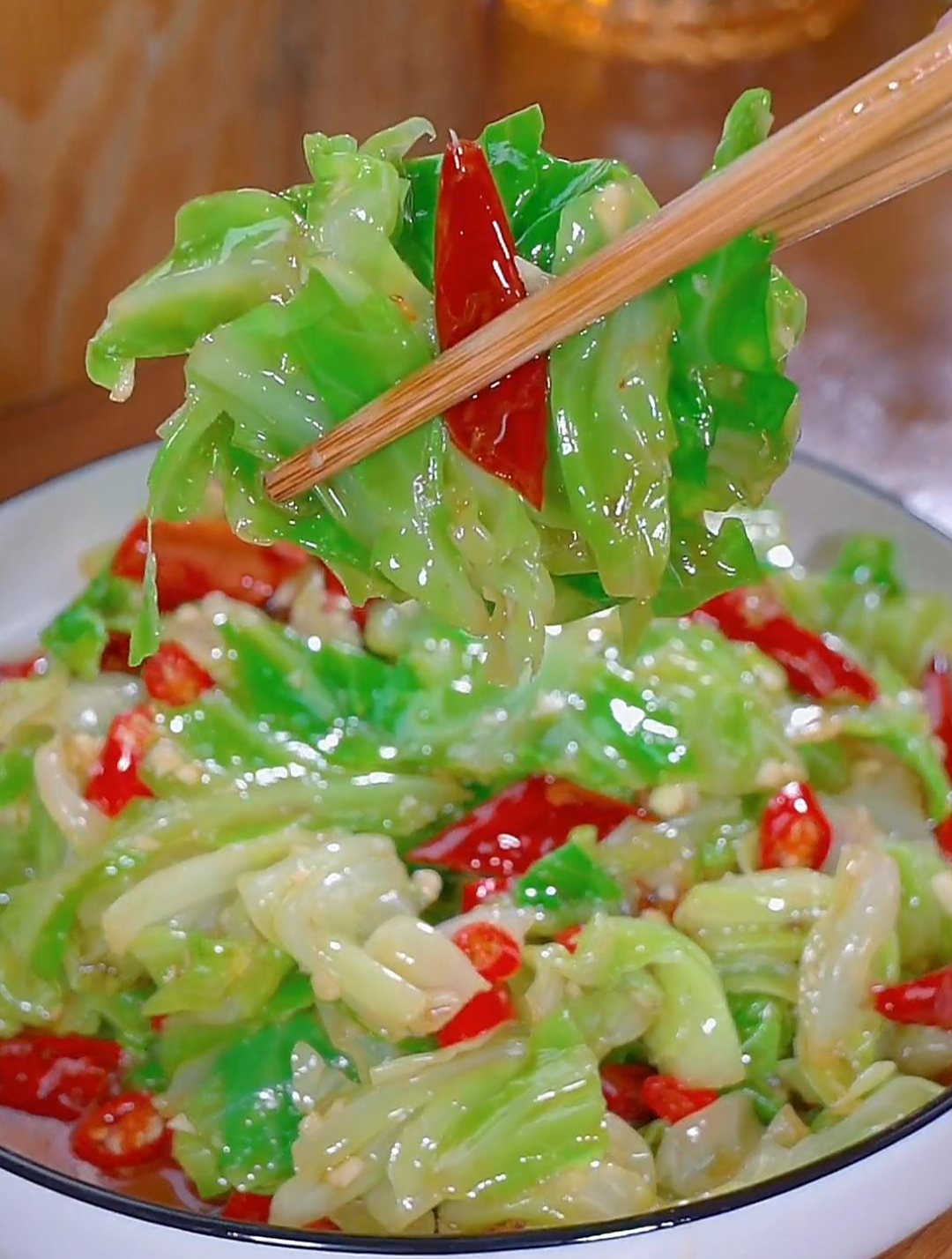 炝拌包菜,清脆爽口又解腻,酸辣脆爽