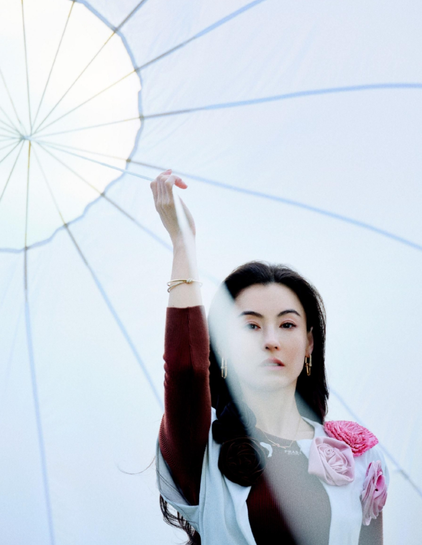 张柏芝风筝大片释出,魅力十足,精致五官故事感强!