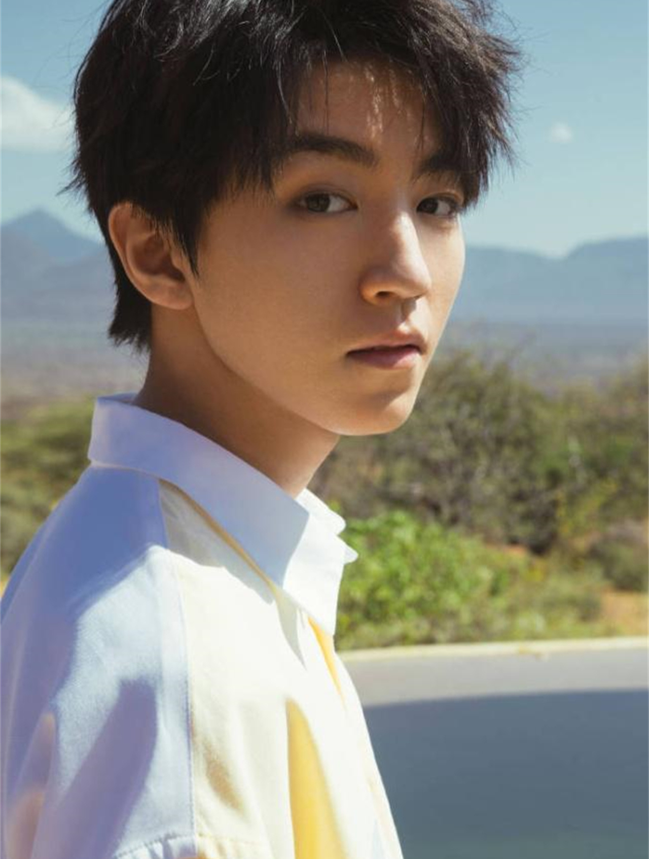 "恰似少年"王俊凯:头发油成条形码,这形象是要放飞自我吗3-度小视