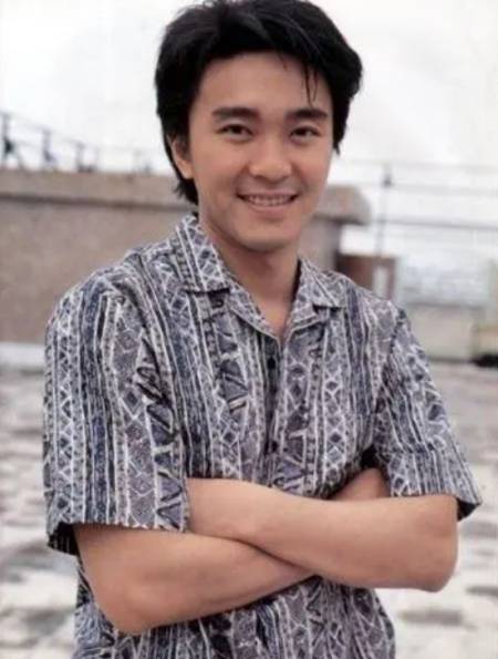 周星驰要价800万,和张国荣抢角色,黄百鸣:全都答应!1-度小视