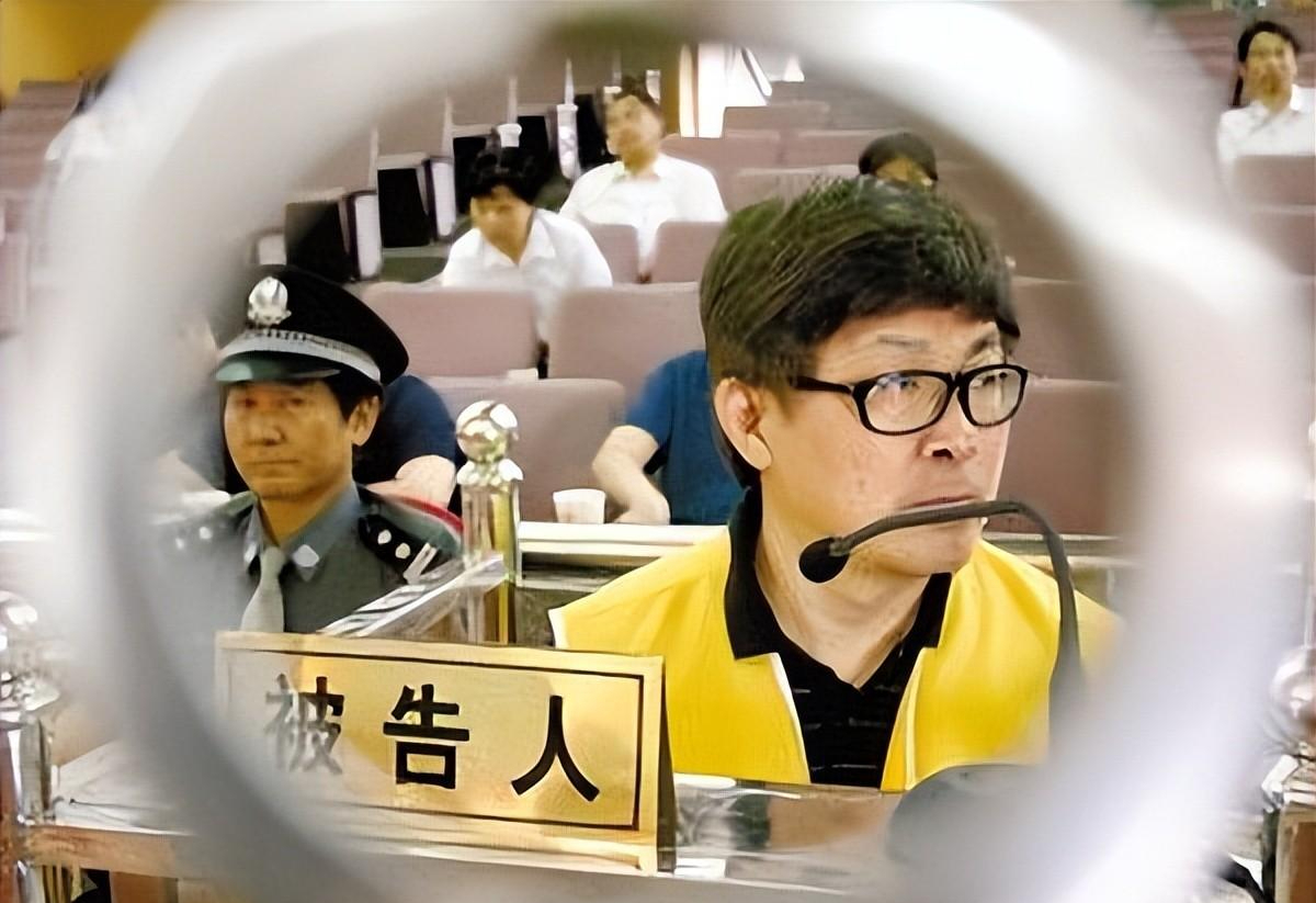 回顾好色贪官杨枫在职期间收受贿赂因情妇争风吃醋被拉下马