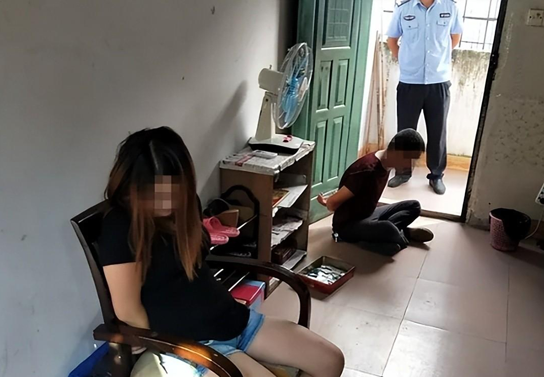 现场抓获卖淫人员