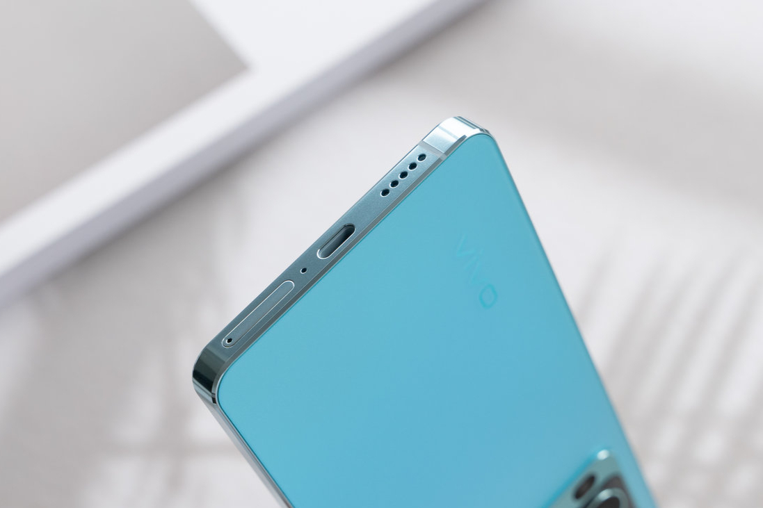 直角边框手机很难选?vivo s15满足你的需求