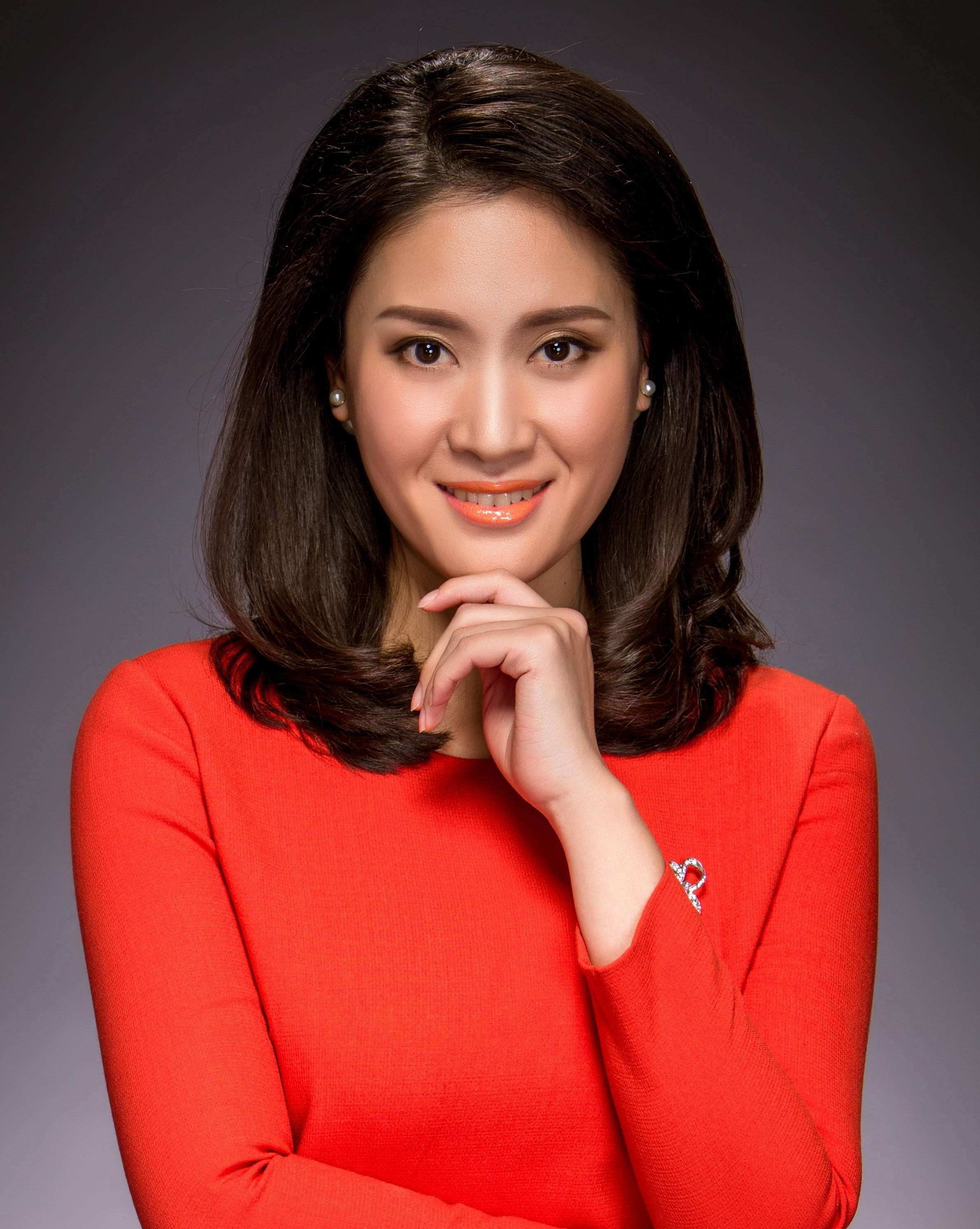 央视《天气预报》主播夏雯,她娇俏可爱的模样,让人印象深刻!