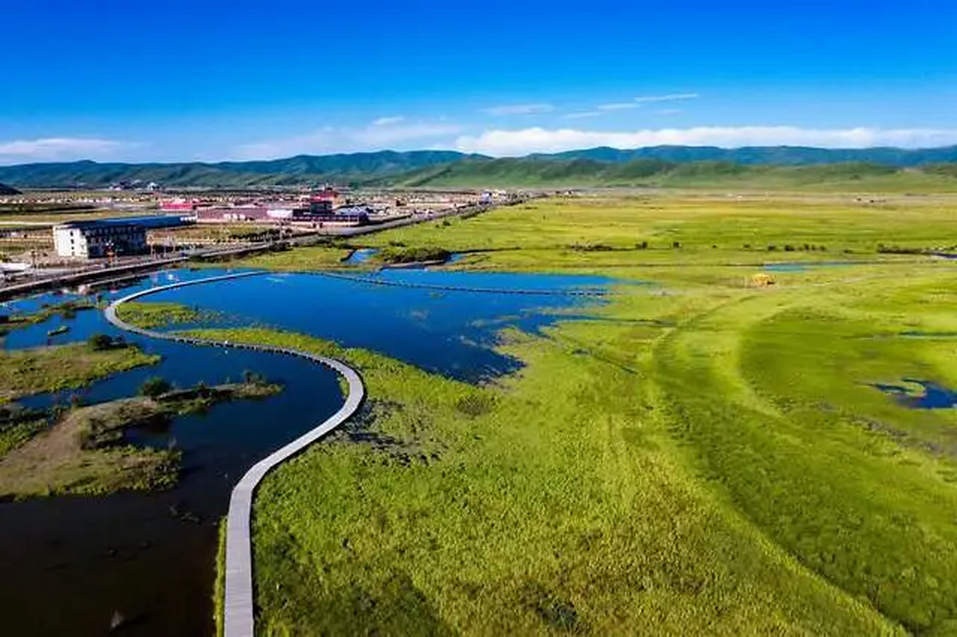 来自四川秋日的情书#阿坝大草原:秋季时,广袤的草原变成金黄色,是