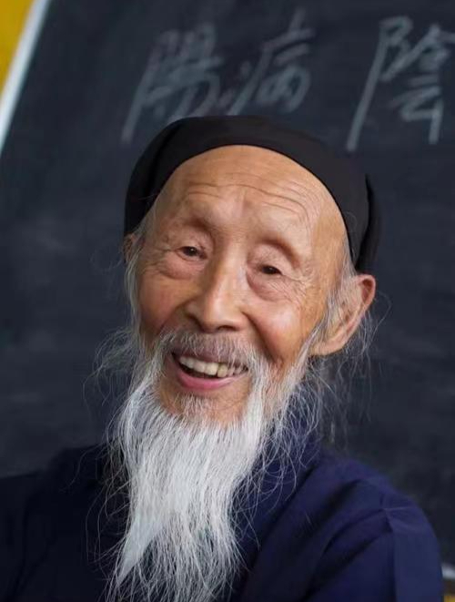 张至顺:修行者要心怀感恩之心,心正志坚才能修炼得道-度小视