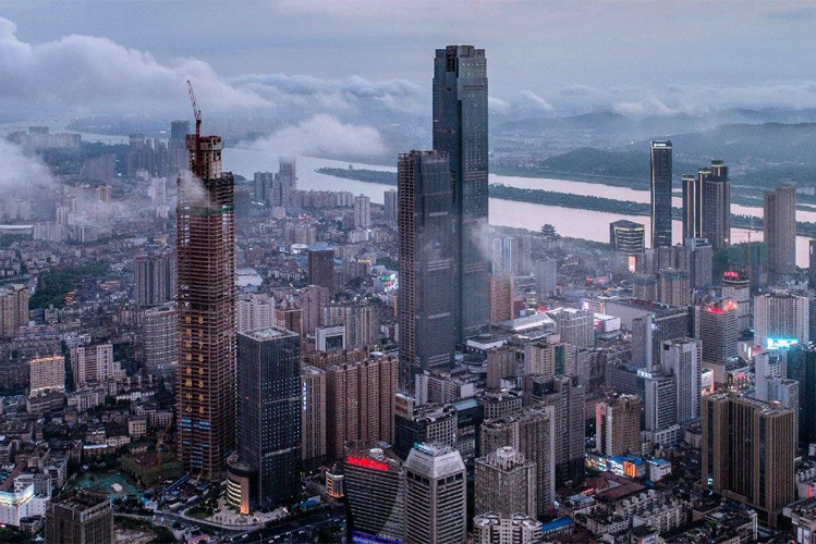 长沙的第一高楼"天空城市"遭停工,烂尾8年,无人接手