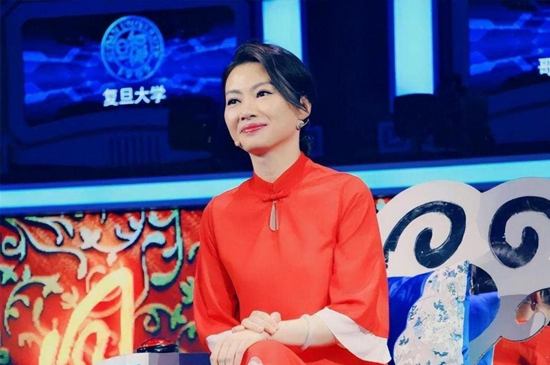名校美女教授杨雨:我和李清照一样,"好酒,好赌还好色"
