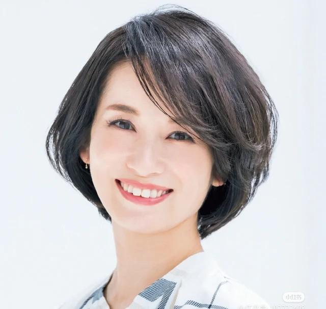 50岁左右的女人,做什么发型好看?这3个减龄发型,非常实用