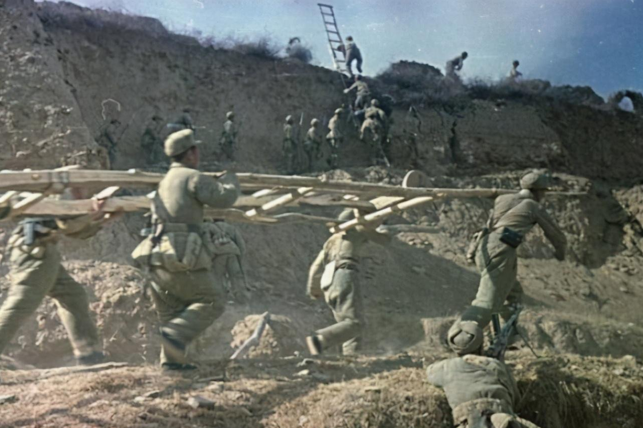 1948年,火炮轰炸40分钟解放洛阳,城门口4字让人不知如何