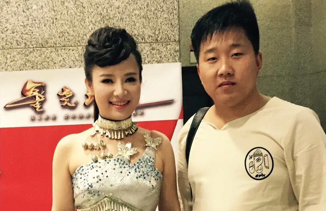 回顾:盲人歌手刘赛:嫁河南农村,送公婆大别墅,丈夫愿为她捐眼睛