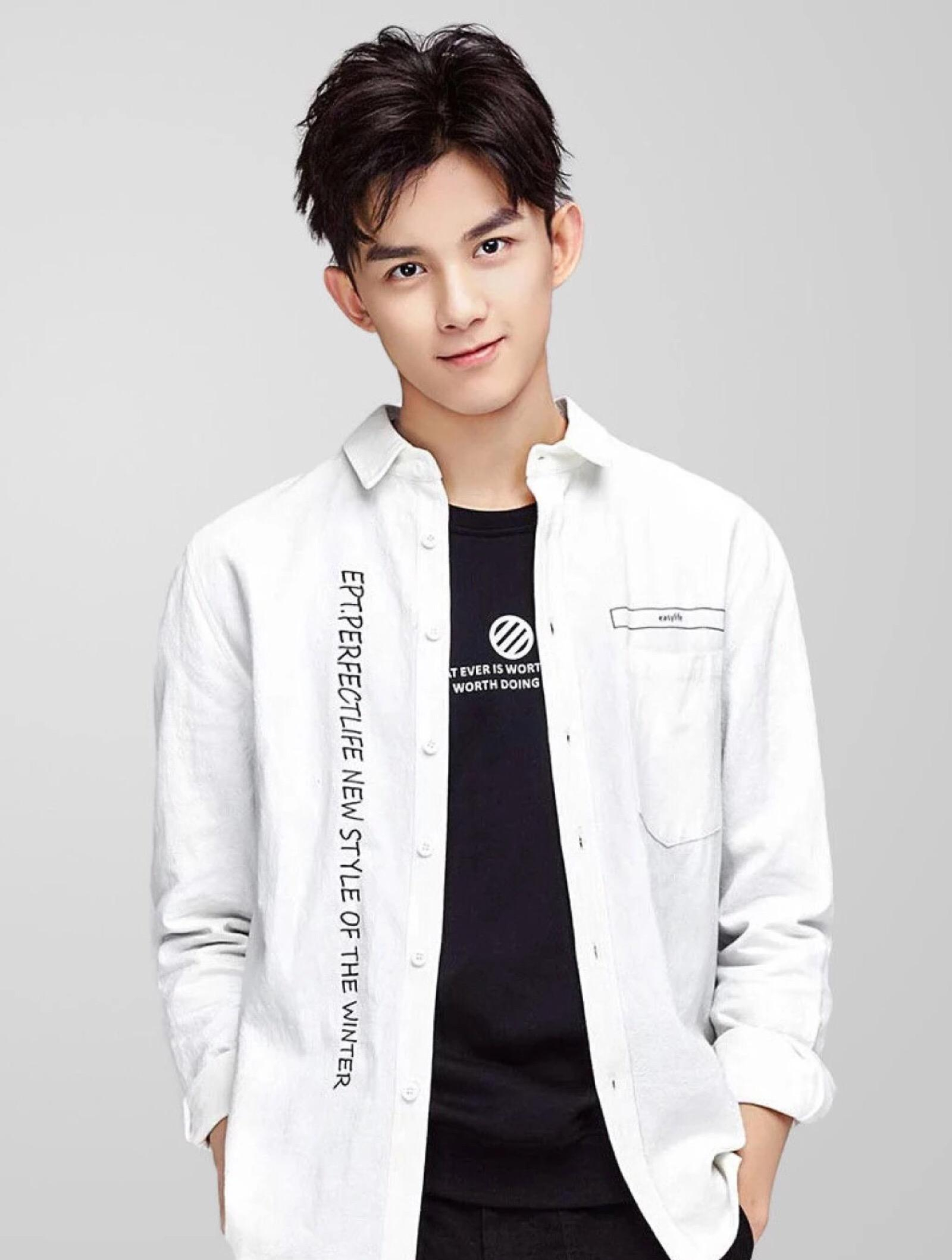 "敬业代表"吴磊,19岁参加真人秀留阴影,尽心工作被张翰针对 3-度小视