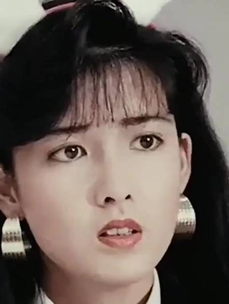 6位港星年轻时颜值对比,从李嘉欣到邱淑贞,谁的风格让你心动?-度小视