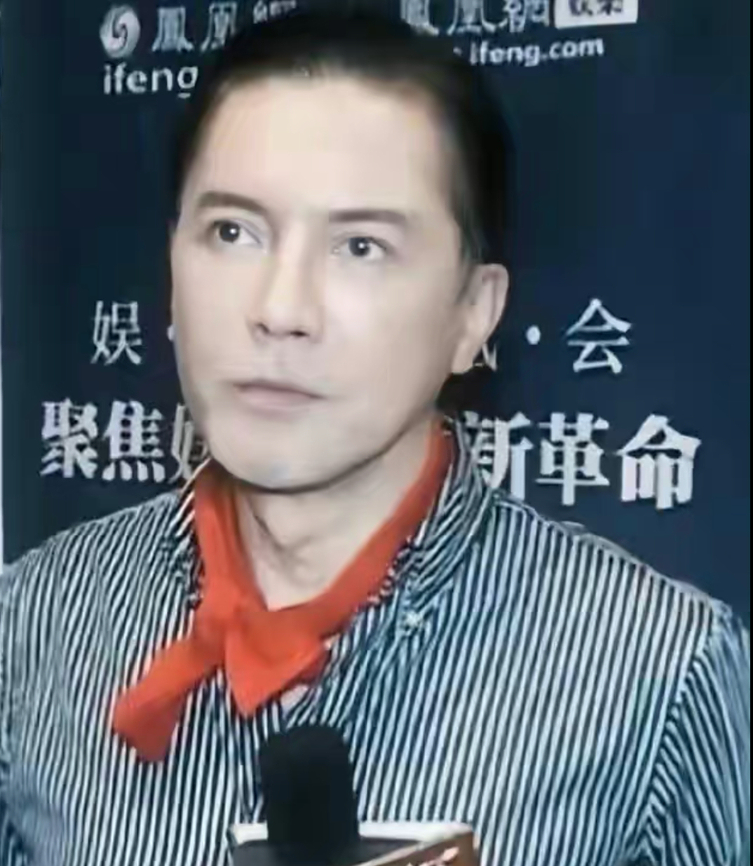 70岁尊龙现状曝光:骨相太好,气质更绝,迷倒一众小迷妹