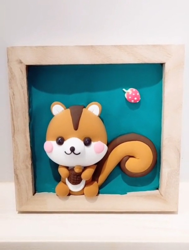 继续超简单的粘土小画小松鼠-度小视