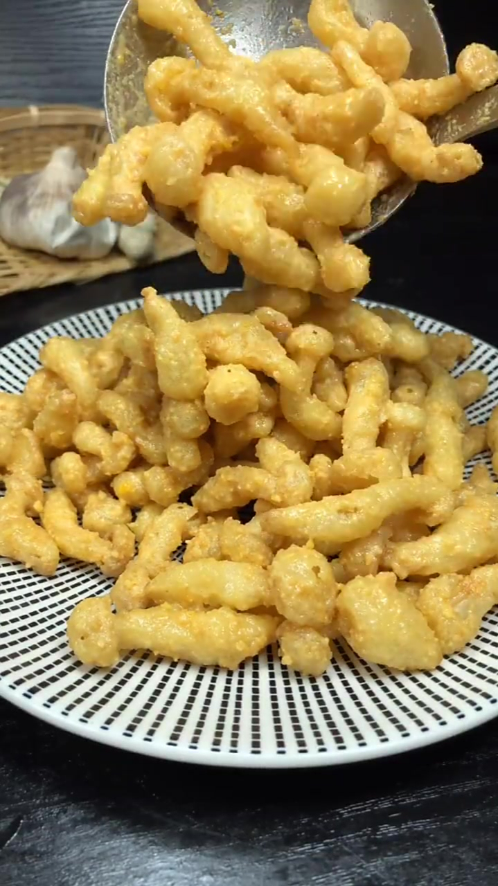 家常美食:蛋黄白玉菇