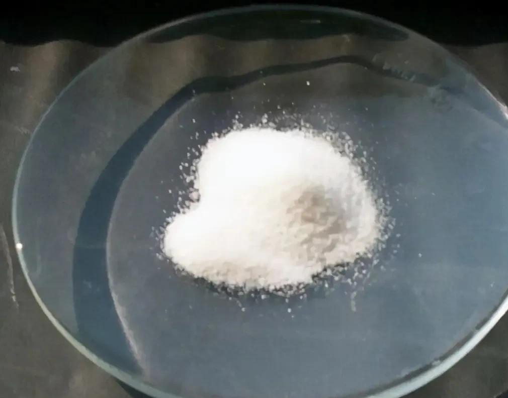 男子新婚妻暴亡,症状跟母亲死前一样,父亲的铊盐浮出水面