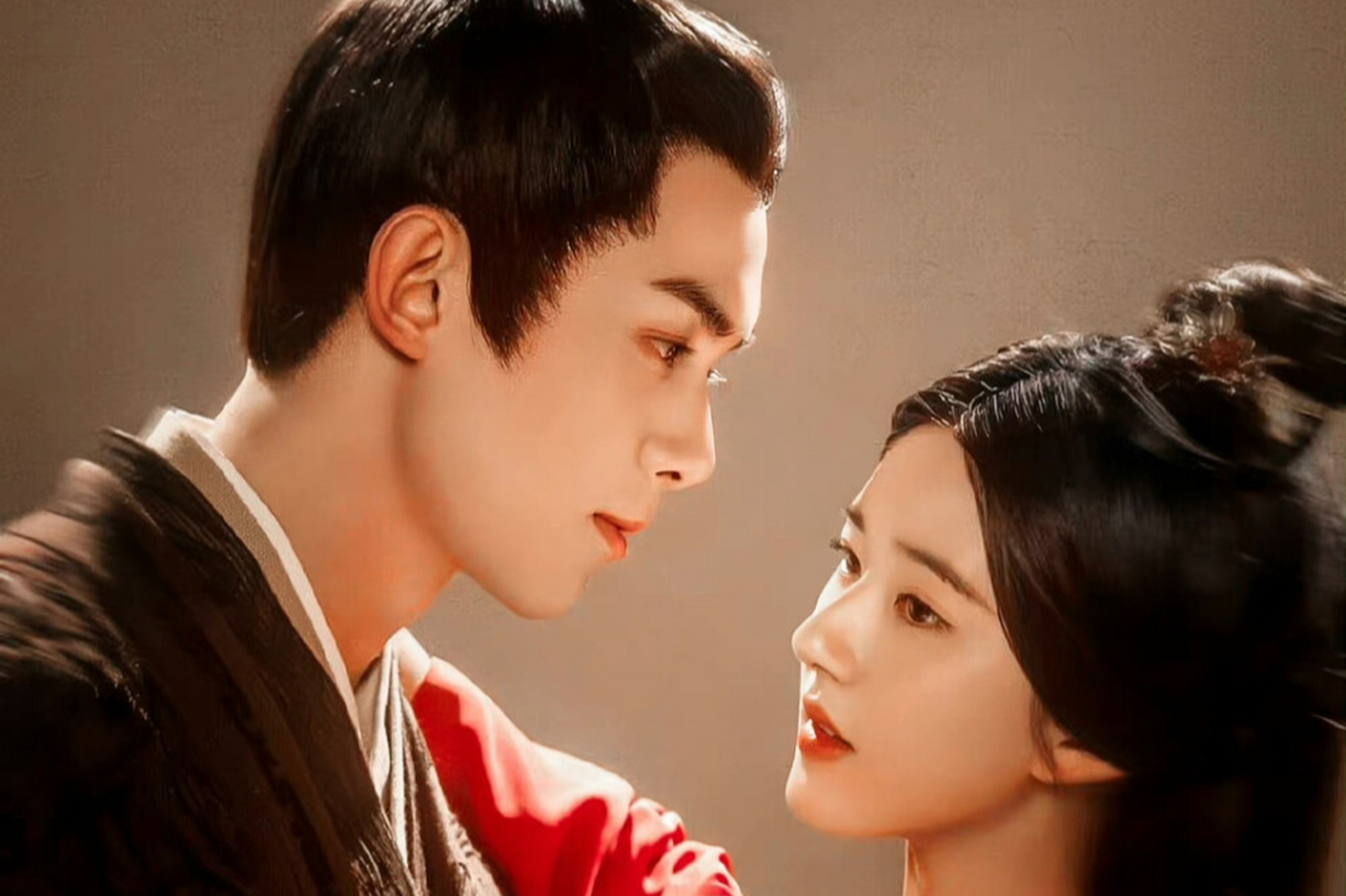 赵露思和吴磊在星光盛典上再次亮相,两人虽未同台,但互动细节引发网友