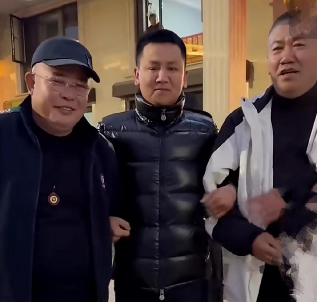 曾经的网红赵本六因"鹤岗一战"声名扫地,复出后拜"二驴"为师,但第二位