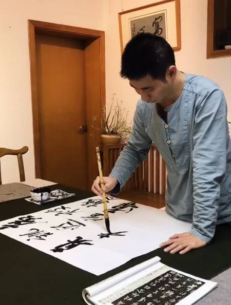 2022-10-2544黄聪书法绘2419粉丝  关注五十步笑一百步!60.