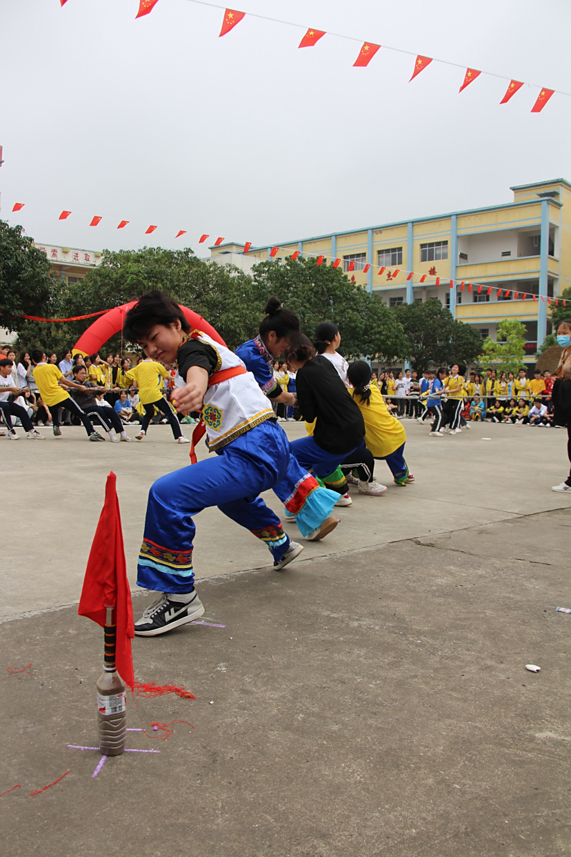 唱山歌,翡翠鸟舞,背篓绣球,武宣县桐岭中学三月三活动精彩纷呈