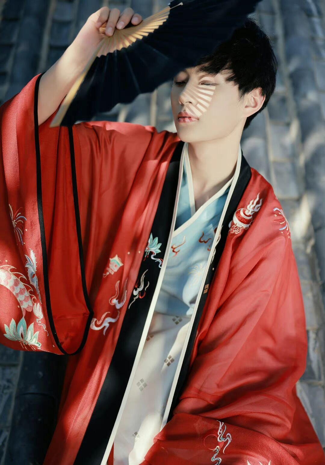 有一种时尚叫"男生穿汉服",本以为会"娘",结果却被帅到了