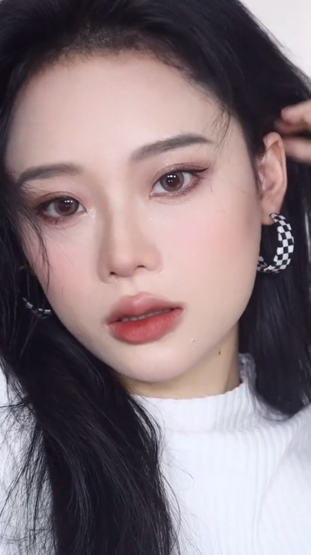 冷感美女天花板周也小五官一定要试试的清冷美人妆