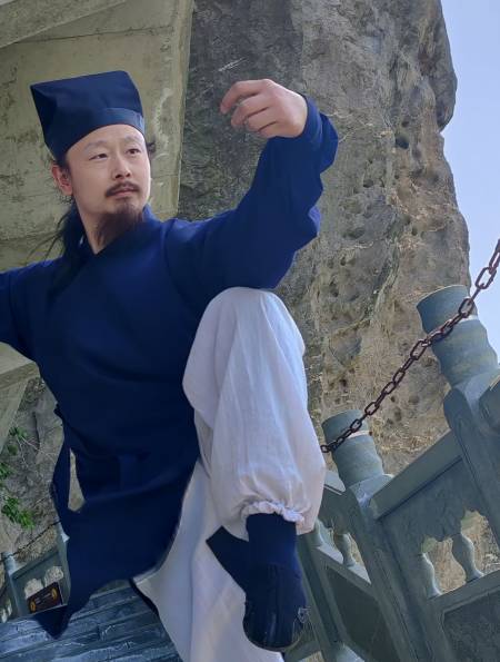 科学道长陈师行,软剑穿竹,轻功跳19米高断崖4-度小视