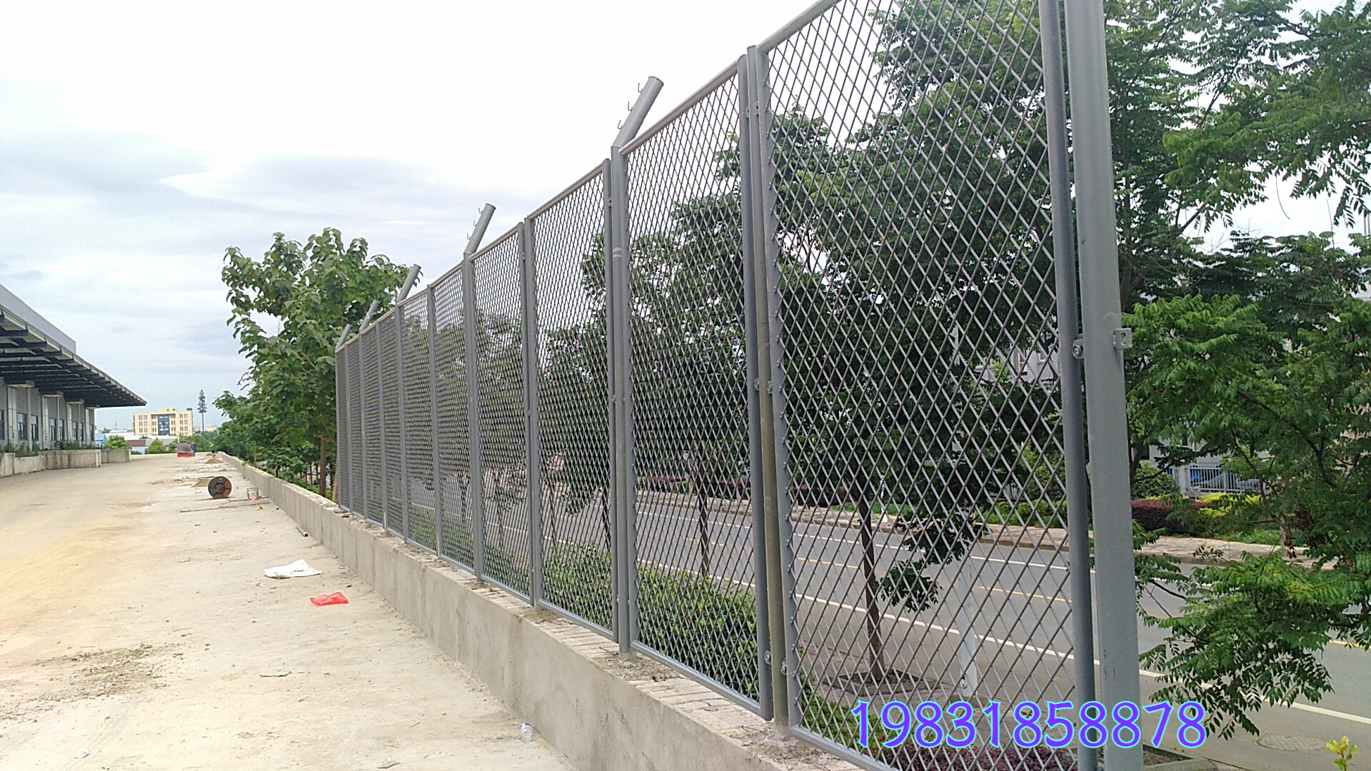 核电厂防攀爬隔离防护网 电厂围栏网 核电站编织围网 钢制围栏网