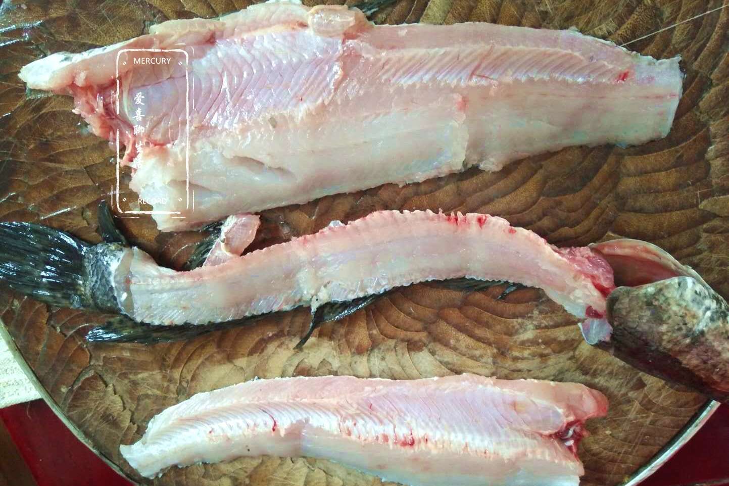 大厨不外传的黑鱼去骨去刺方法,3分钟完成,再也不用担心鱼刺了