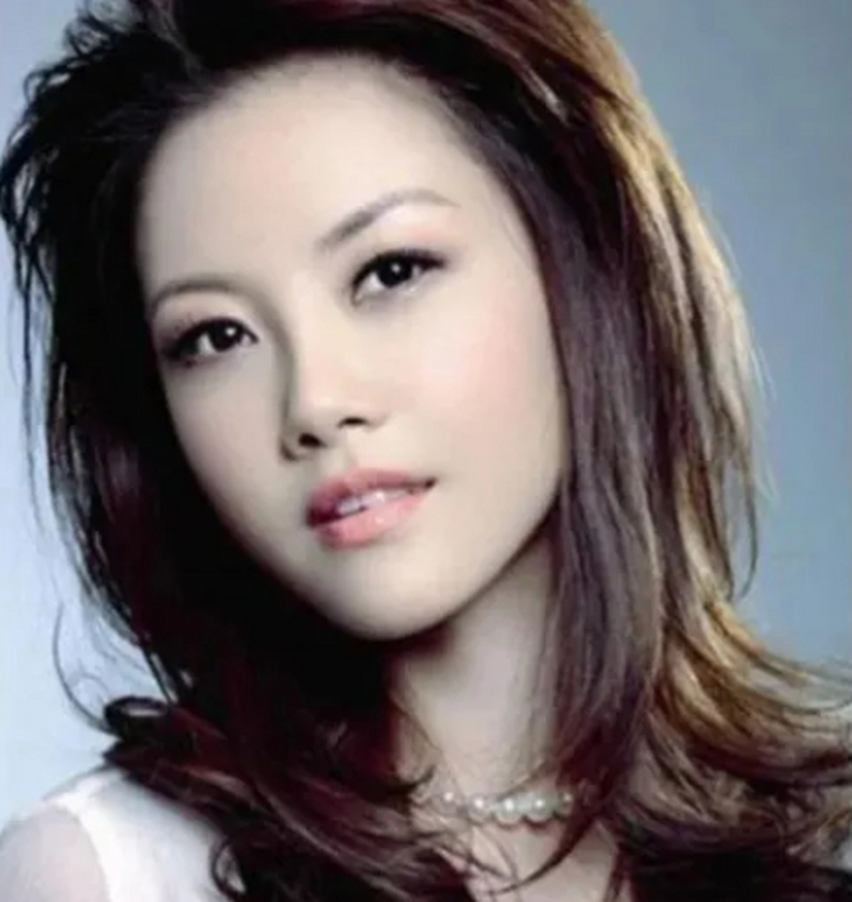 1998年,女歌手戴娆到石家庄拍广告,200万酬劳却变成20万,戴娆一气之下