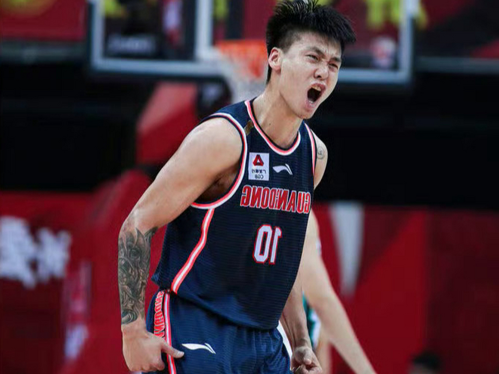 周琦回归cba,将加入广东宏远篮球俱乐部,赵睿加入新疆广汇篮球俱乐部