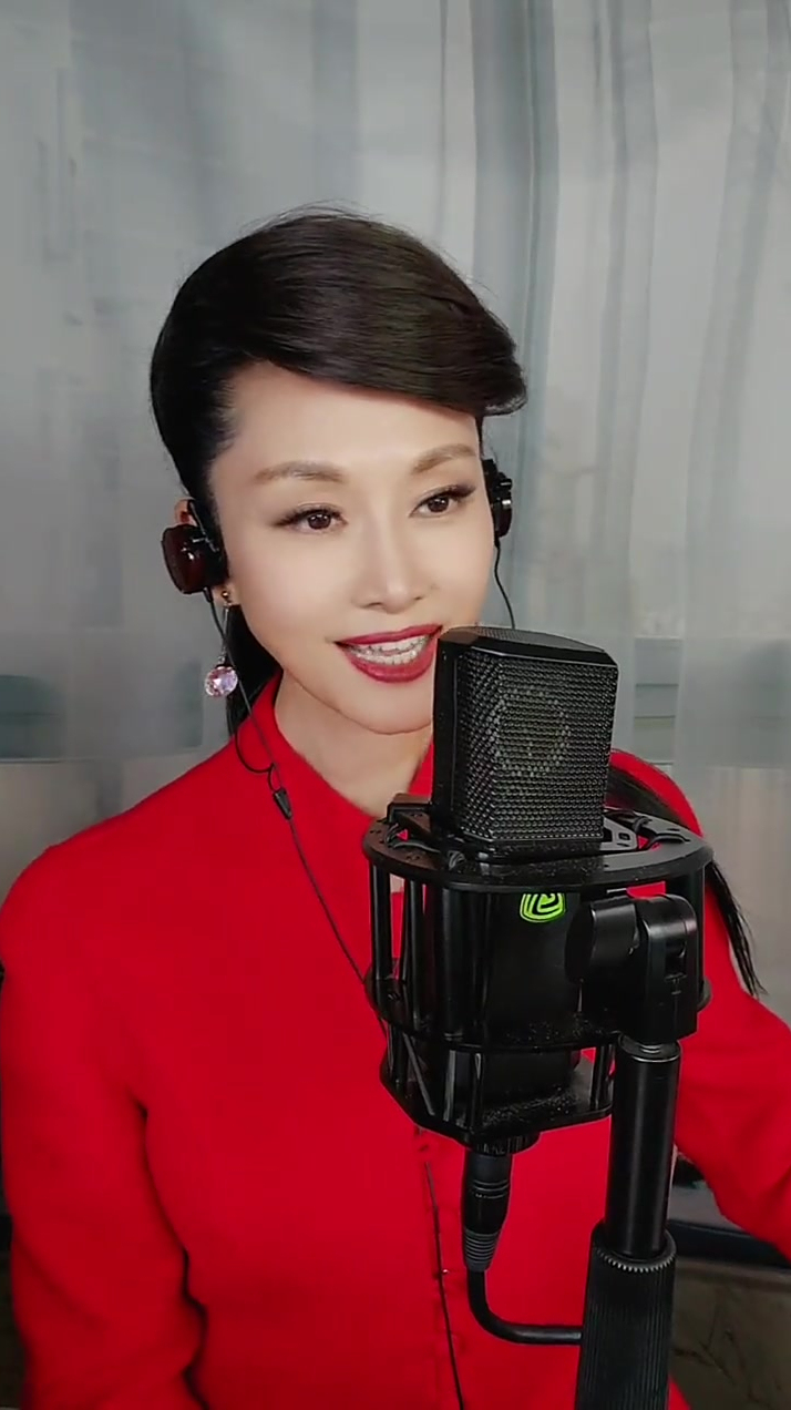 歌唱家于文华直播唱歌歌声优美动听强烈推荐