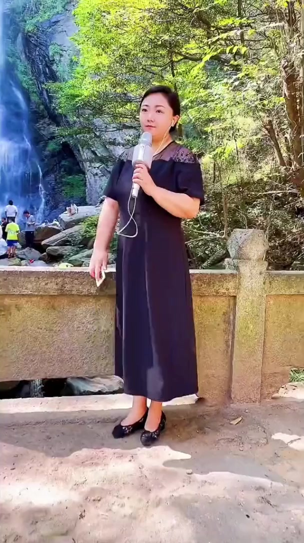 专业民歌歌手安冉直播演唱女儿情超级好听欢迎观看