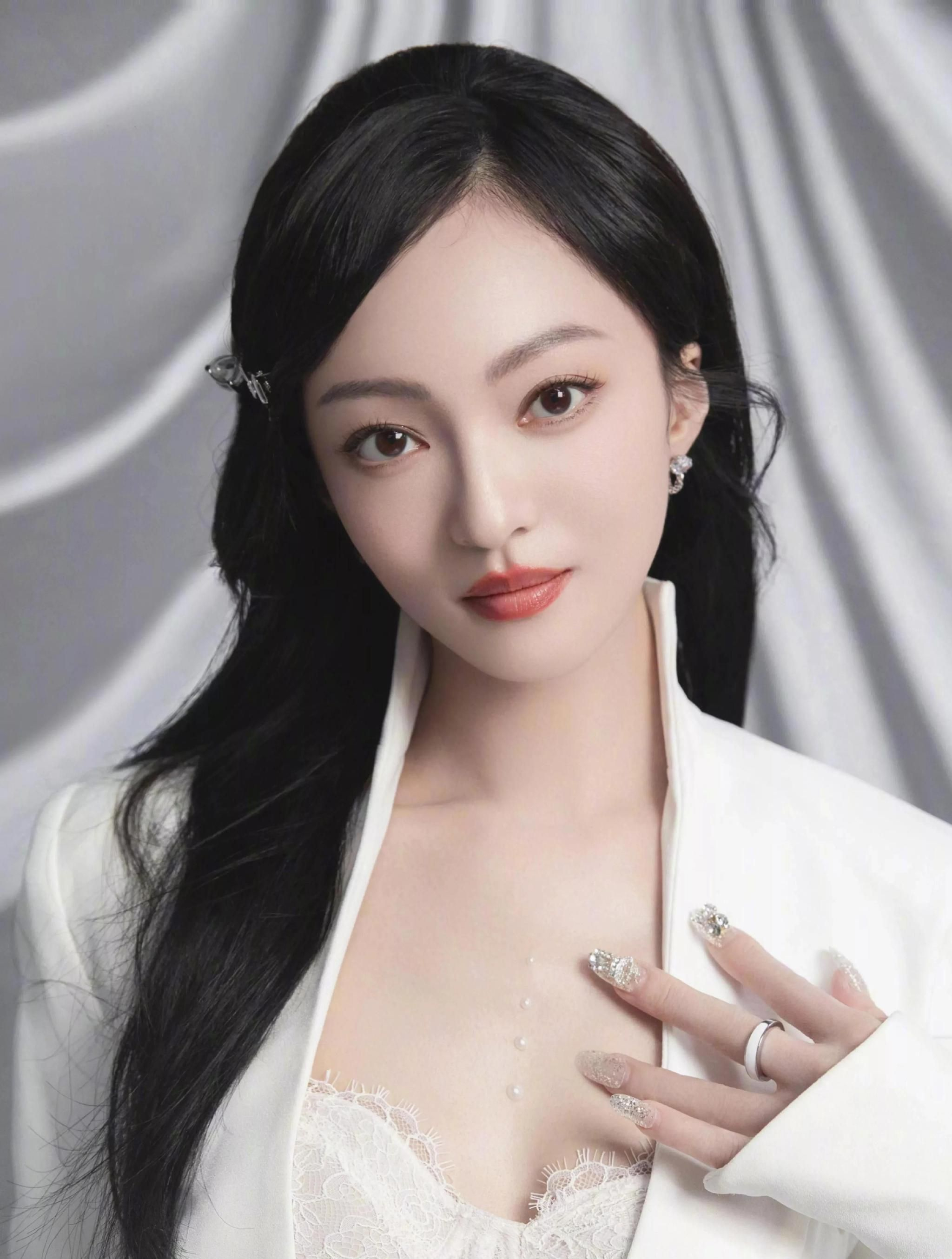 "逆风翻盘"张韶涵:被亲妈卷走1亿财产,如今攒钱买下一座岛2