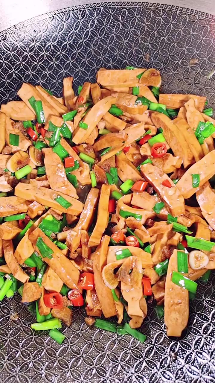 下饭菜小炒香干做法教程!学会就是大厨-度小视