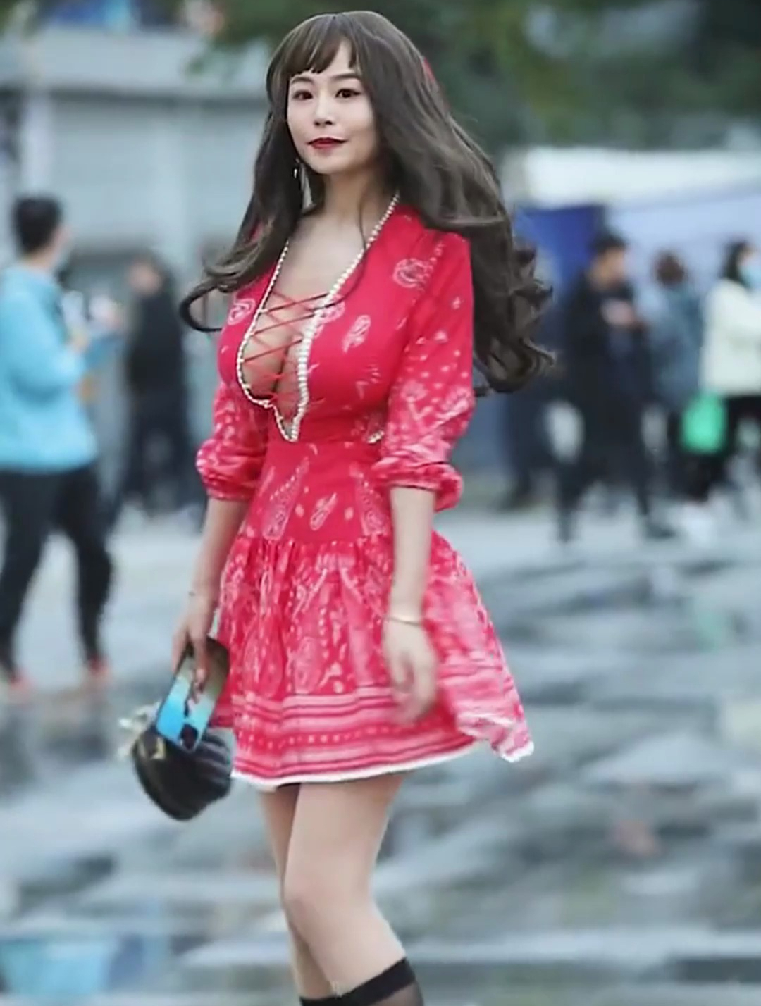 街拍气质可爱小姐姐