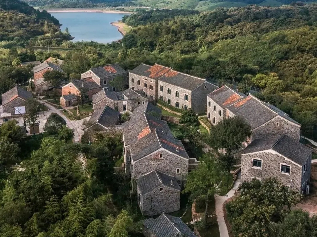 溧水——花迹无想山居民宿风格设计