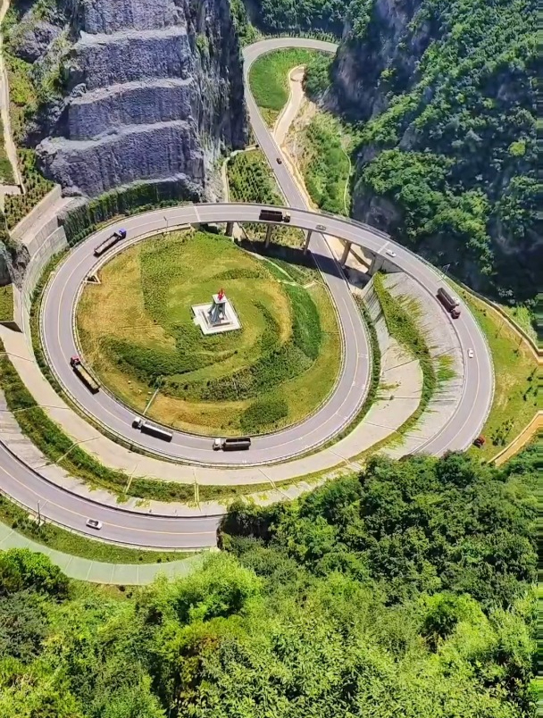 208国道螺旋公路有机会来的话一定来登上螺旋公路观景台