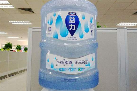 又一老牌矿泉水确认停产!曾是市场"销量冠军",今面临"败局"
